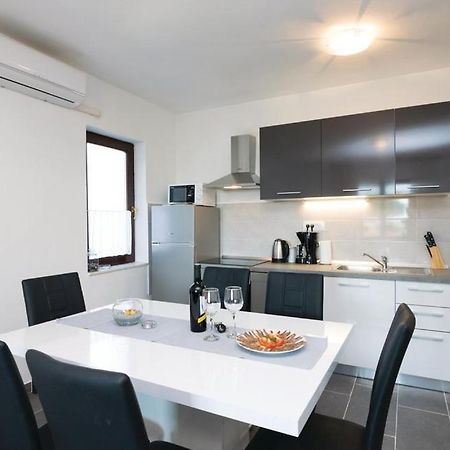 Apartments Devic Sukošan Eksteriør bilde